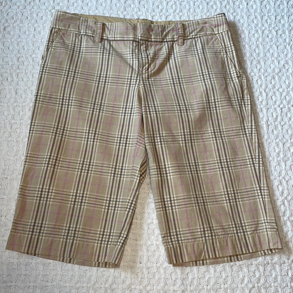 Am Eagle Outfitters Sz 2 tan/cream plaid Bermuda shorts w 4 pockets